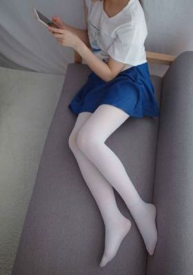 极品美乳校花逃课ktv_高清电影完整版