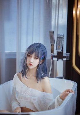 欧美明星海岛度假街拍_蓝光影视在线观看