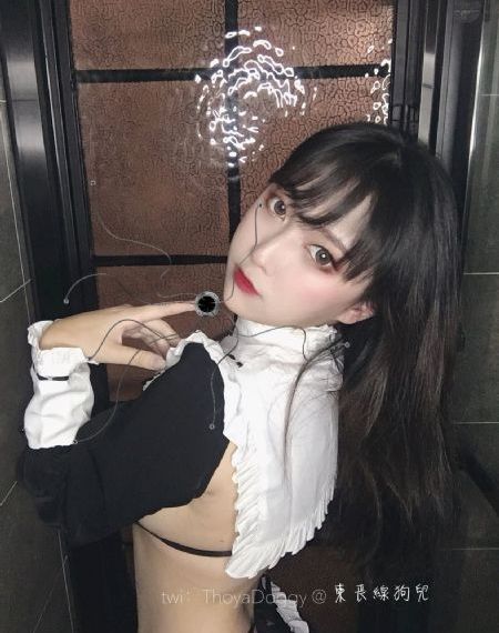 欧美黄衣美女图片_1080在线观看完整版
