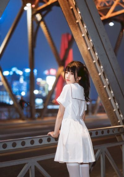 欧美女头高级ins图集_1080超清免费观看