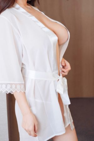 中日韩美女微拍_BD国语在线观看视频