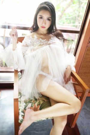 欧美街拍白色大衣图片_BD韩语在线观看视频