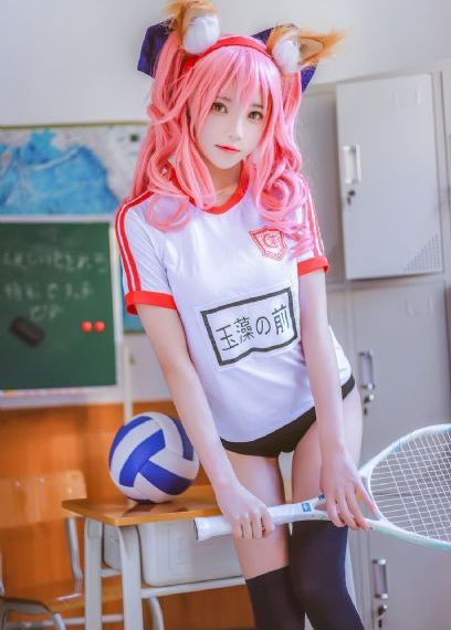 欧美范服装搭配图片女_最近手机在线观看
